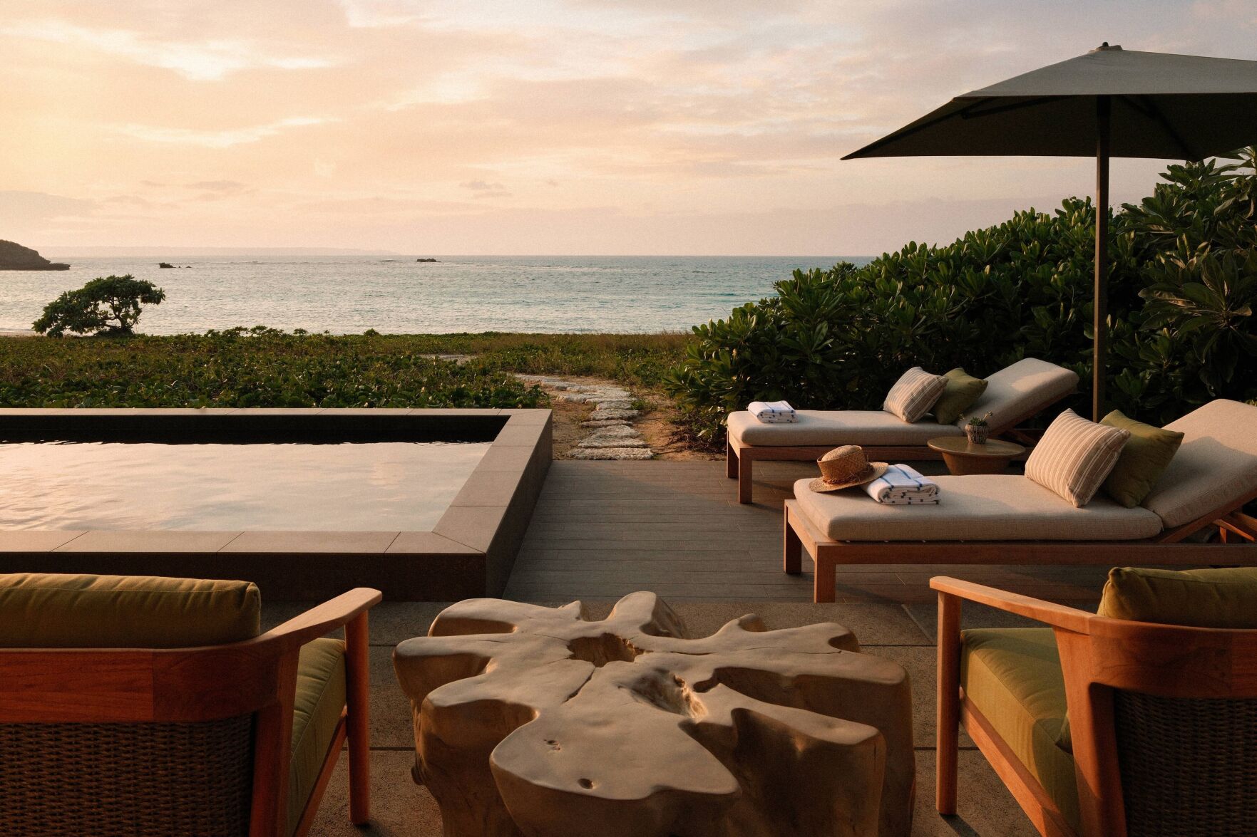 Rosewood Beachfront Pool CREDIT Rosewood Miyakojima.jpg